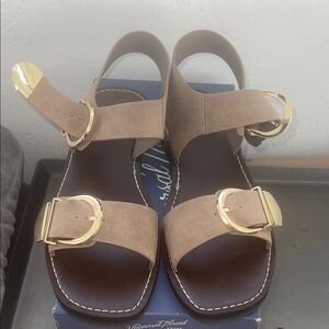 Universal Thread Tan Sandals with Gold Buckles